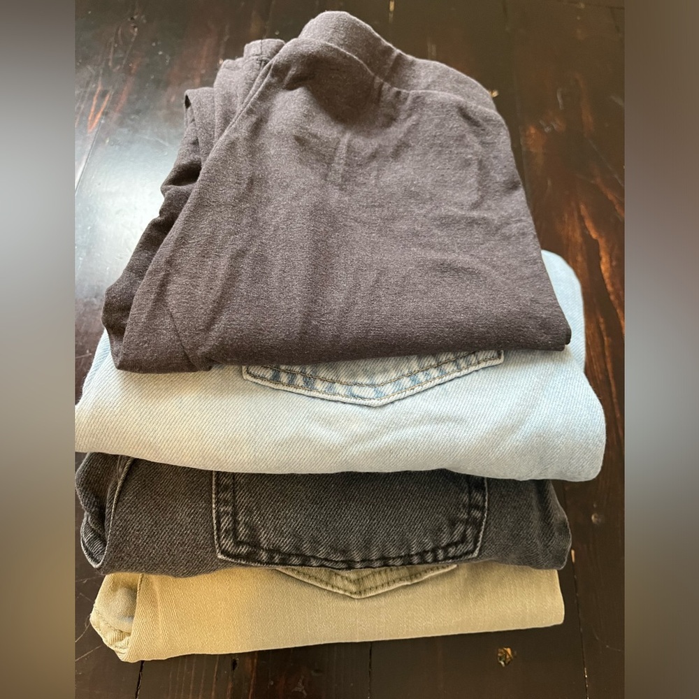4 Zara girls Pants size 9. Includes all 4